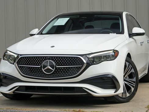 Used 2025 Mercedes-Benz E 350 Sedan w/ Winter Package image 3