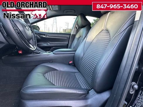 Used 2023 Toyota Camry SE FWD image 8