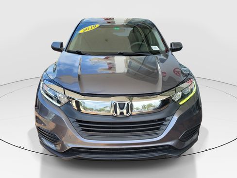 Used 2019 Honda HR-V LX image 2