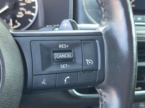 Used 2023 Nissan Rogue S AWD/4WD image 15