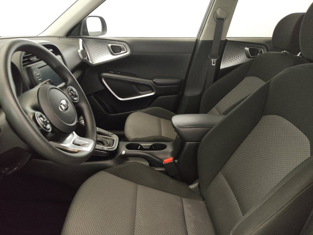 Used 2020 Kia Soul LX FWD image 17