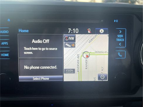 Used 2018 Toyota Tacoma TRD Sport image 14