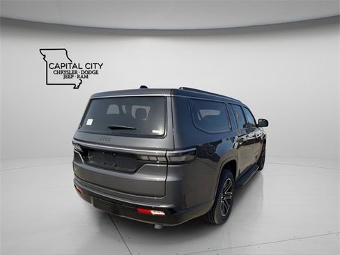 New 2026 Jeep Grand Wagoneer L 4WD w/ Premium Group I image 9