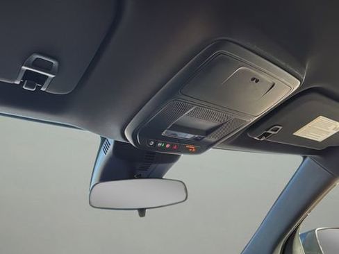 Certified 2025 Chevrolet Traverse LT image 27