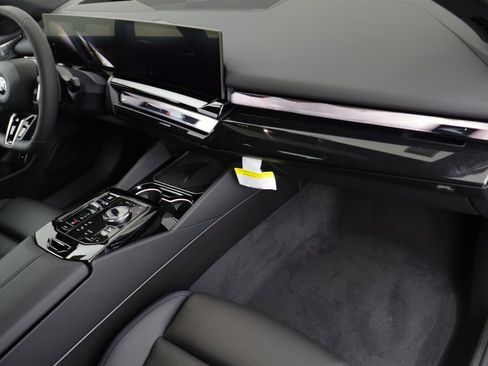 New 2026 BMW 530i xDrive w/ M Sport Package image 20