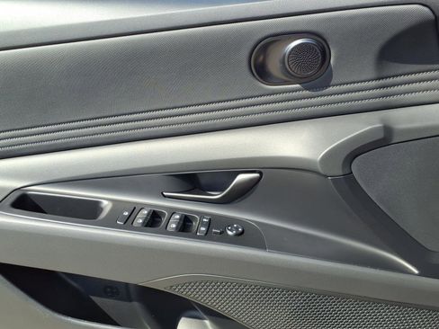New 2025 Hyundai Elantra Sport FWD image 8