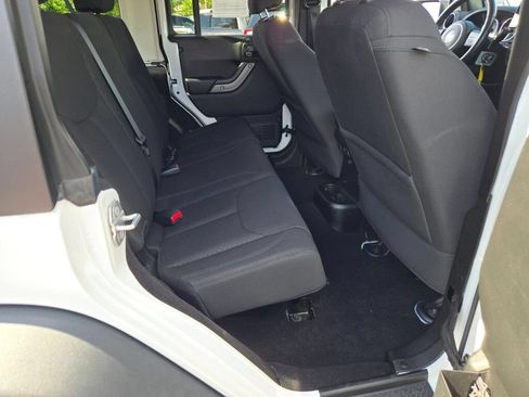 Used 2018 Jeep Wrangler Unlimited Sport S AWD/4WD image 13
