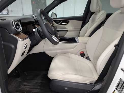 Certified 2026 Mercedes-Benz GLC 300 4MATIC image 4