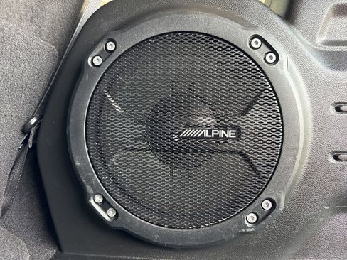 Used 2018 Jeep Wrangler Unlimited Sahara image 17