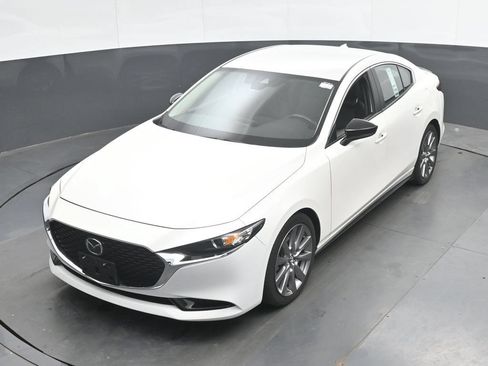 Used 2020 MAZDA MAZDA3 AWD Sedan w/ Black Accent Package image 32