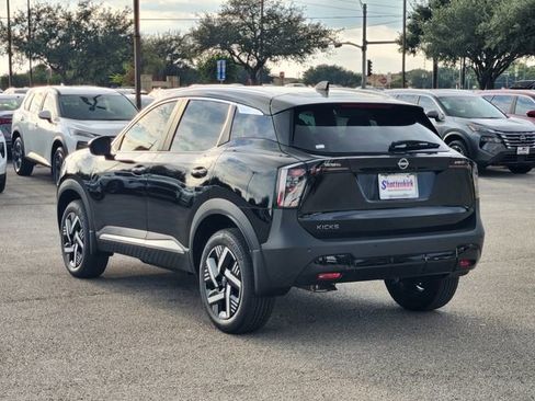 New 2026 Nissan Kicks SV image 4