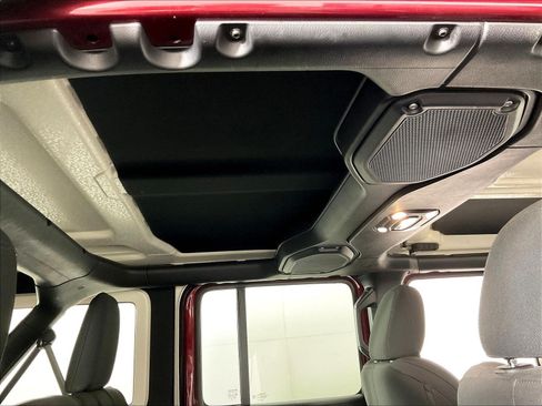 Used 2021 Jeep Wrangler Unlimited Sport AWD/4WD image 34