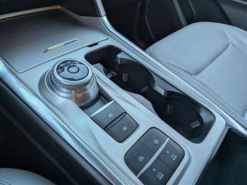 Used 2021 Ford Explorer XLT w/ Equipment Group 202A image 11