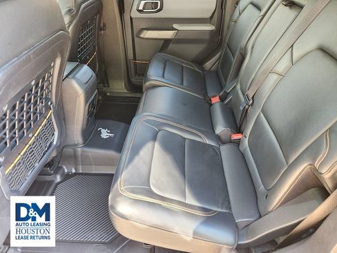Used 2023 Ford Bronco Badlands image 39