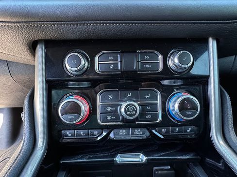 Used 2021 GMC Yukon Denali w/ Denali Premium Package image 33