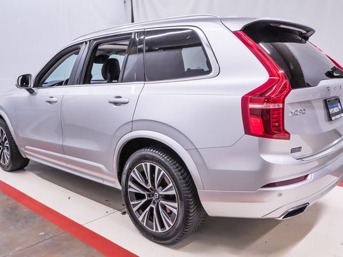 Used 2021 Volvo XC90 T6 Momentum w/ Advanced Package image 8