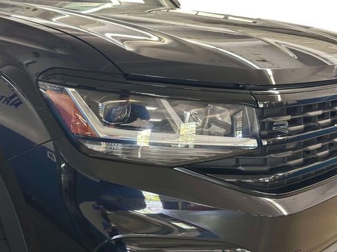 Used 2023 Volkswagen Atlas SEL R-Line AWD/4WD image 10