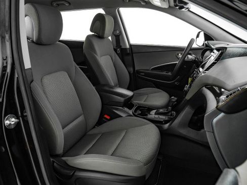 Used 2018 Hyundai Santa Fe SE image 29