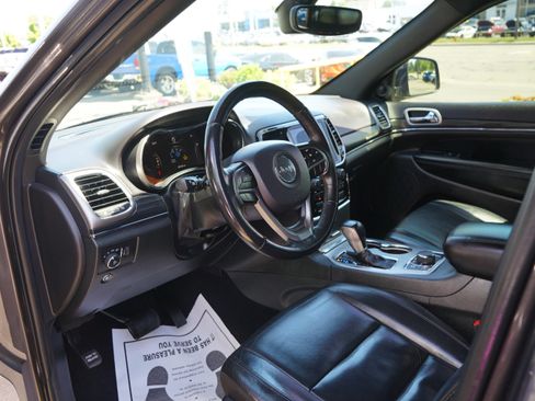 Used 2019 Jeep Grand Cherokee Limited AWD/4WD image 13