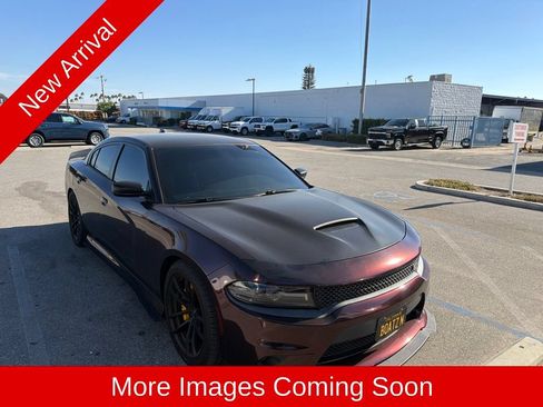 Used 2017 Dodge Charger R/T RWD image 1