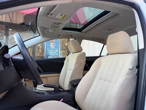 Used 2011 MAZDA MAZDA3 i Touring image 12