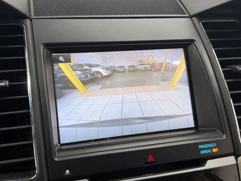 Used 2015 Ford Taurus Limited w/ Equipment Group 301A FWD image 29