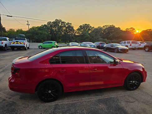 Used 2018 Volkswagen Jetta Sport FWD image 13