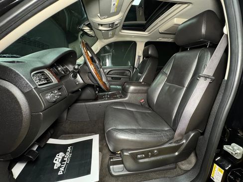 Used 2010 GMC Yukon XL Denali image 17