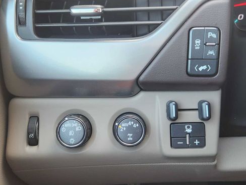 Used 2019 Chevrolet Tahoe LT AWD/4WD image 20