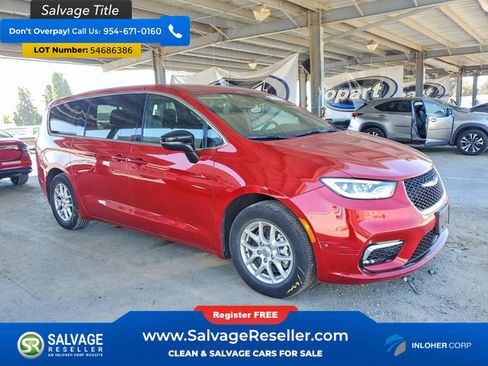 Used 2025 Chrysler Pacifica Select FWD image 5