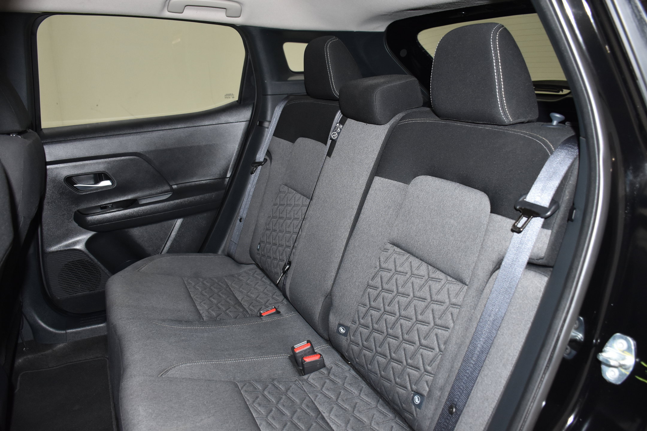 Used 2025 Nissan Kicks SV FWD image 26