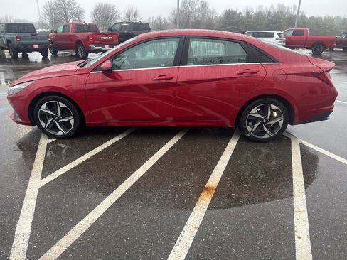 Used 2022 Hyundai Elantra SEL w/ Convenience + Premium Package image 8