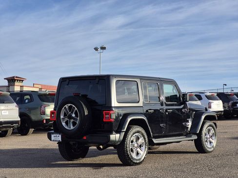 Used 2018 Jeep Wrangler Unlimited Sahara AWD/4WD image 5