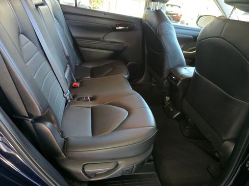Used 2024 Toyota Highlander XLE image 14