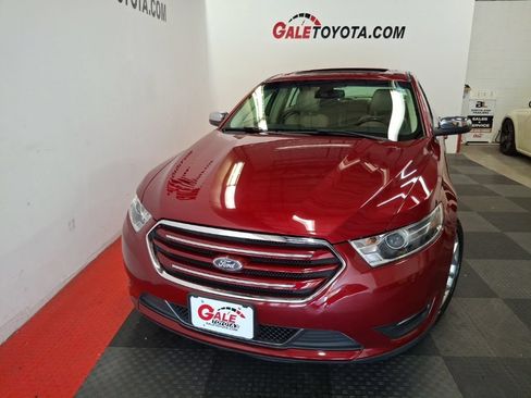 Used 2017 Ford Taurus Limited FWD image 3
