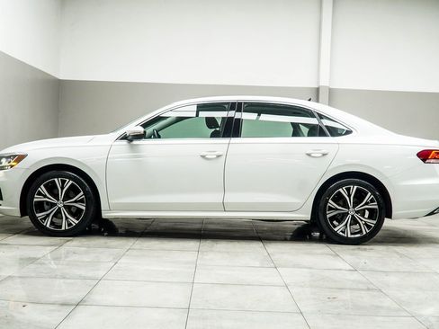 Used 2021 Volkswagen Passat 2.0T SE image 10