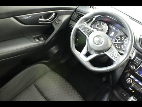 Used 2019 Nissan Rogue SV AWD/4WD image 17