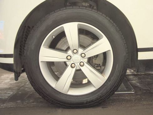 Used 2018 Land Rover Range Rover Velar S image 11