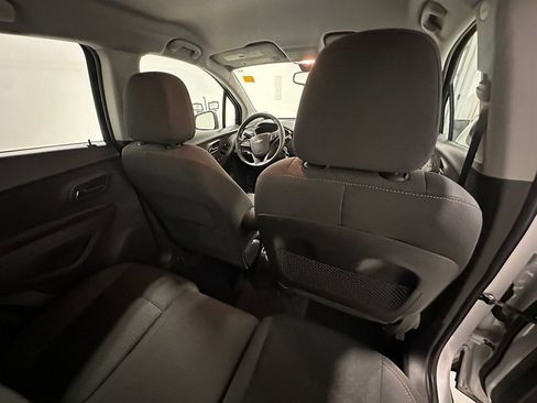 Used 2019 Chevrolet Trax LS FWD image 22