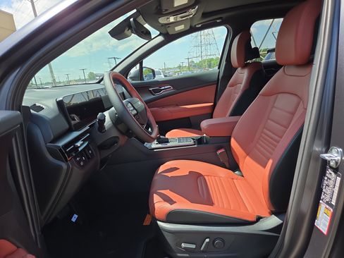 New 2026 Kia Sportage SX FWD image 5