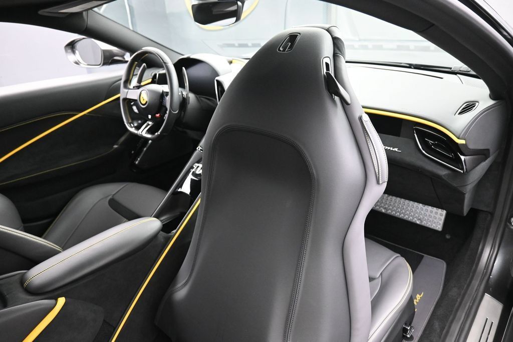 Used 2022 Ferrari Roma RWD image 24