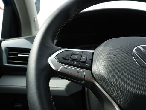 Used 2022 Volkswagen Taos SEL w/ Panoramic Sunroof Package image 20