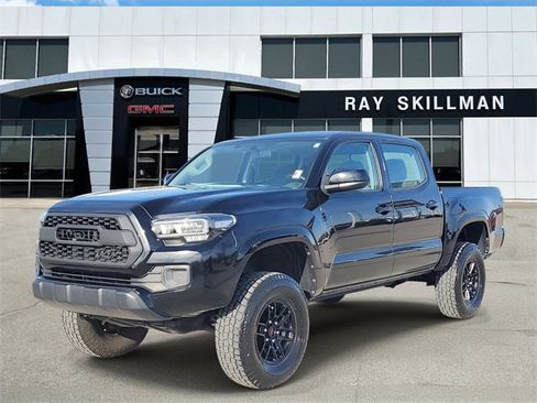 Used 2017 Toyota Tacoma SR w/ Tow Package image 3