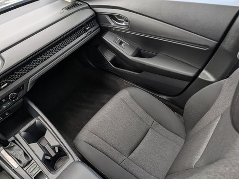 Used 2024 Honda Accord EX image 11