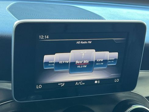 Used 2019 Mercedes-Benz GLC 300 4MATIC image 19