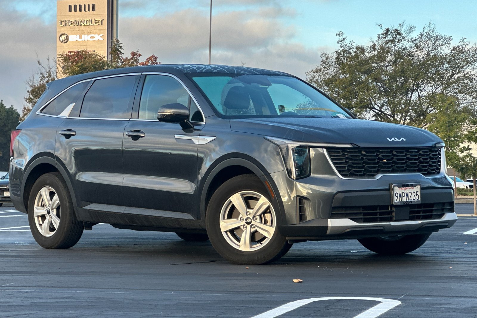 Used 2024 Kia Sorento LX FWD image 2