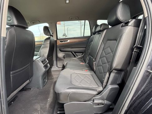 Used 2024 Volkswagen Atlas SE image 14