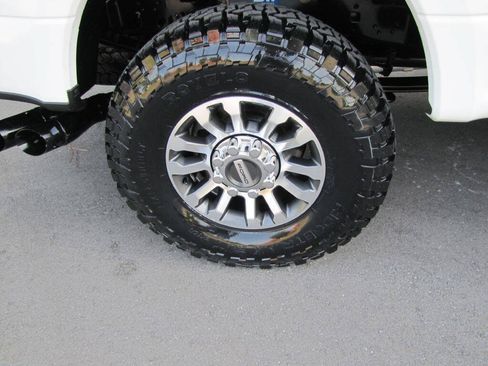 Used 2022 Ford F250 Lariat w/ Lariat Value Package AWD/4WD image 26