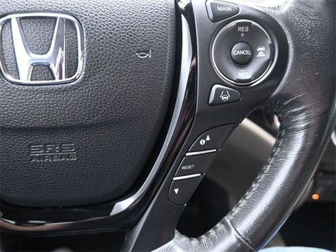 Used 2017 Honda Pilot Touring image 28