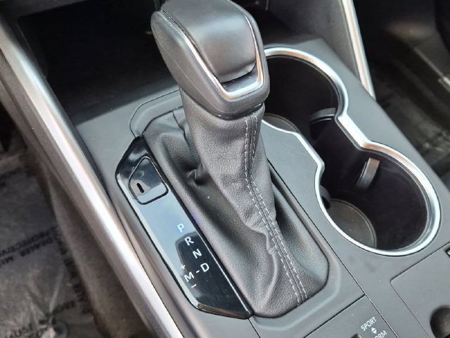 Used 2024 Toyota Highlander XLE AWD/4WD image 22